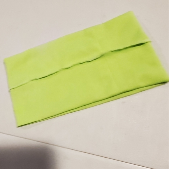 🍉(2) Womens stretch headbands with tiny rhinestones one is white and one green - Picture 6 of 6